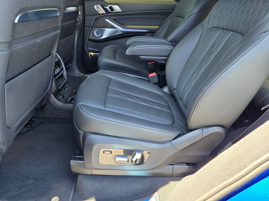 Used 2025 BMW ALPINA XB7 AWD/4WD image 12