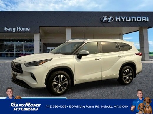 Used 2023 Toyota Highlander XLE AWD/4WD image 1