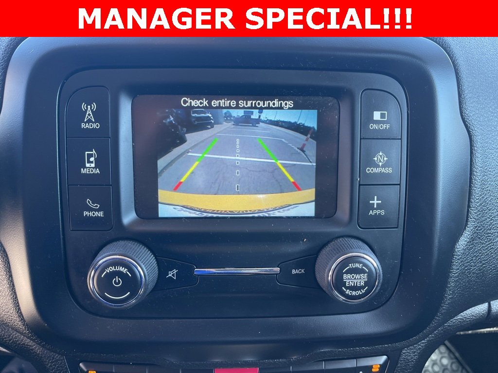 Used 2016 Jeep Renegade Latitude w/ Cold Weather Group image 24