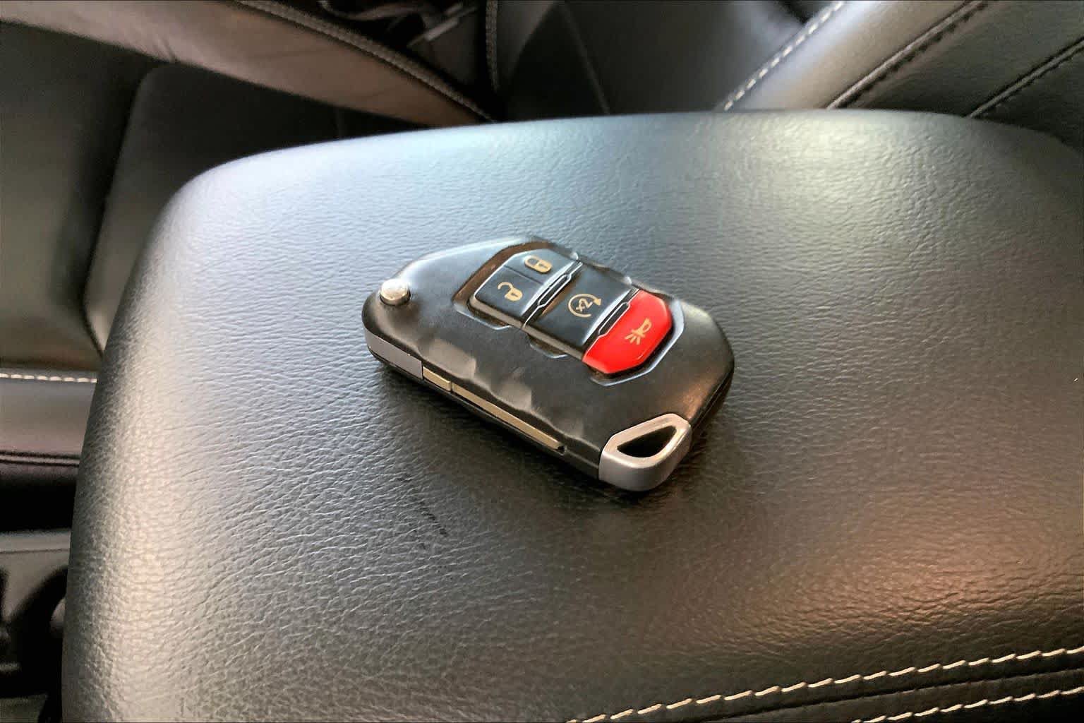 Used 2019 Jeep Wrangler Unlimited Sahara AWD/4WD image 15
