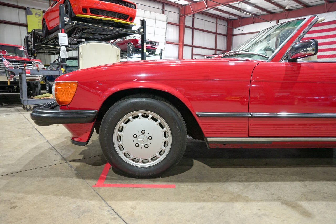 Used 1987 Mercedes-Benz 560 SL image 3