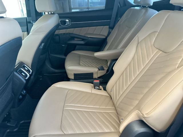 Certified 2025 Kia Sorento SX Prestige w/ Olive Brown Leather Package AWD/4WD image 28