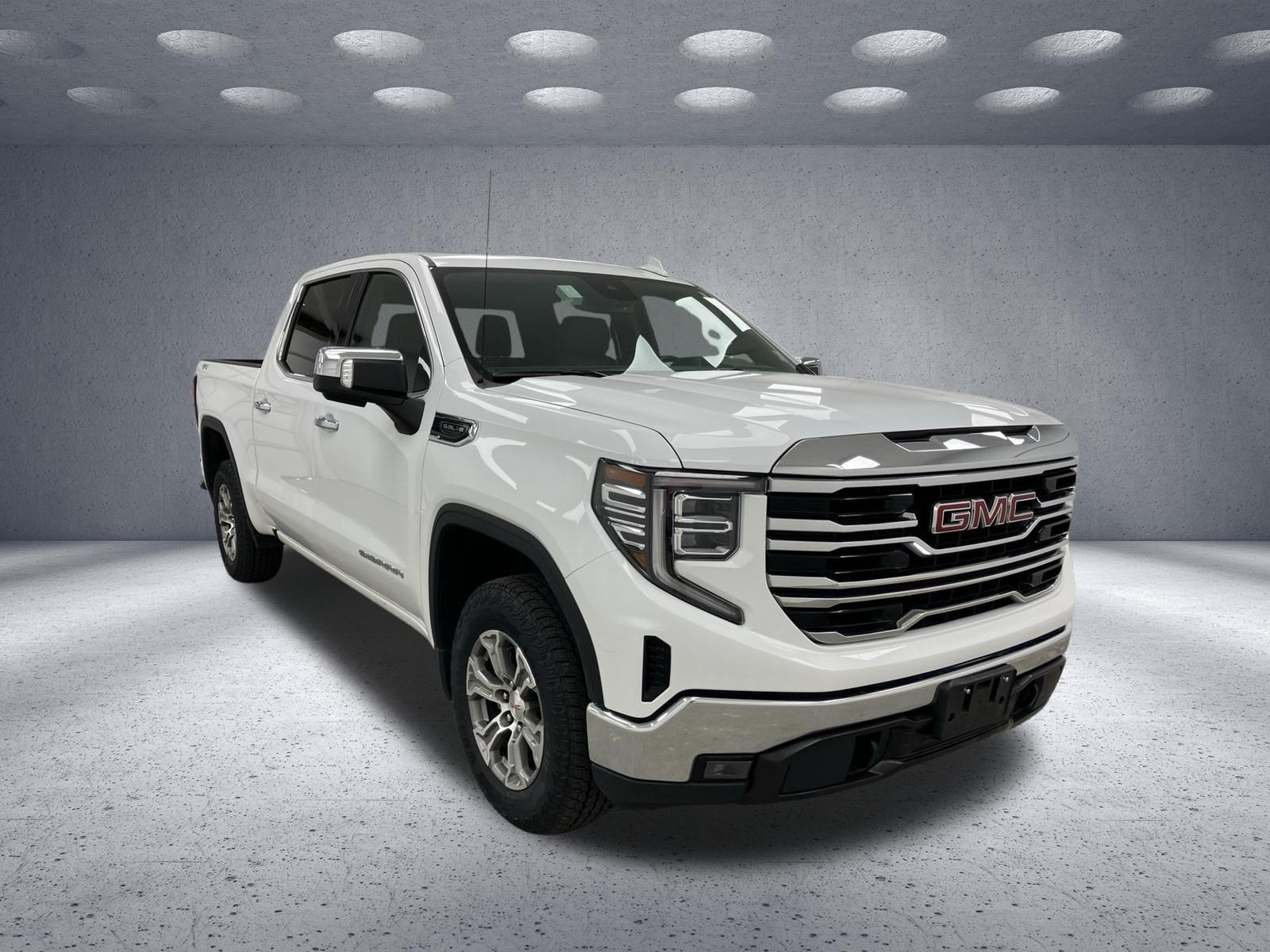 Used 2025 GMC Sierra 1500 SLT AWD/4WD image 7