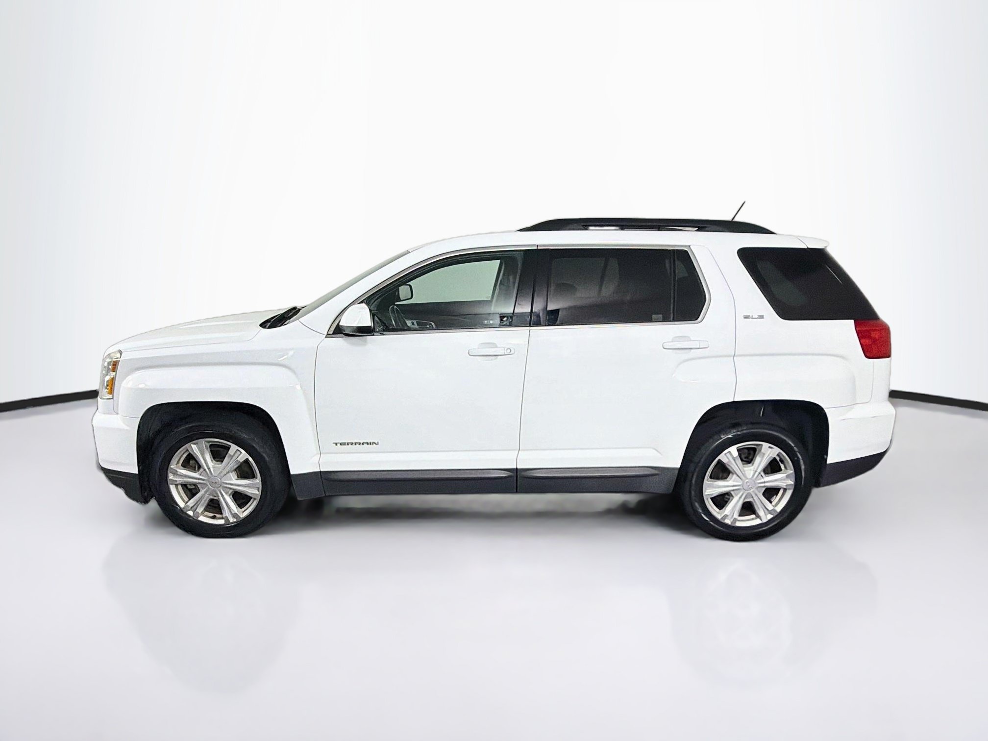 Used 2017 GMC Terrain SLE w/ Convenience Package FWD image 4