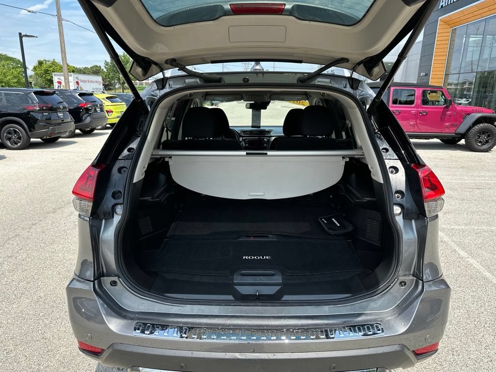 Used 2019 Nissan Rogue SV AWD/4WD image 12