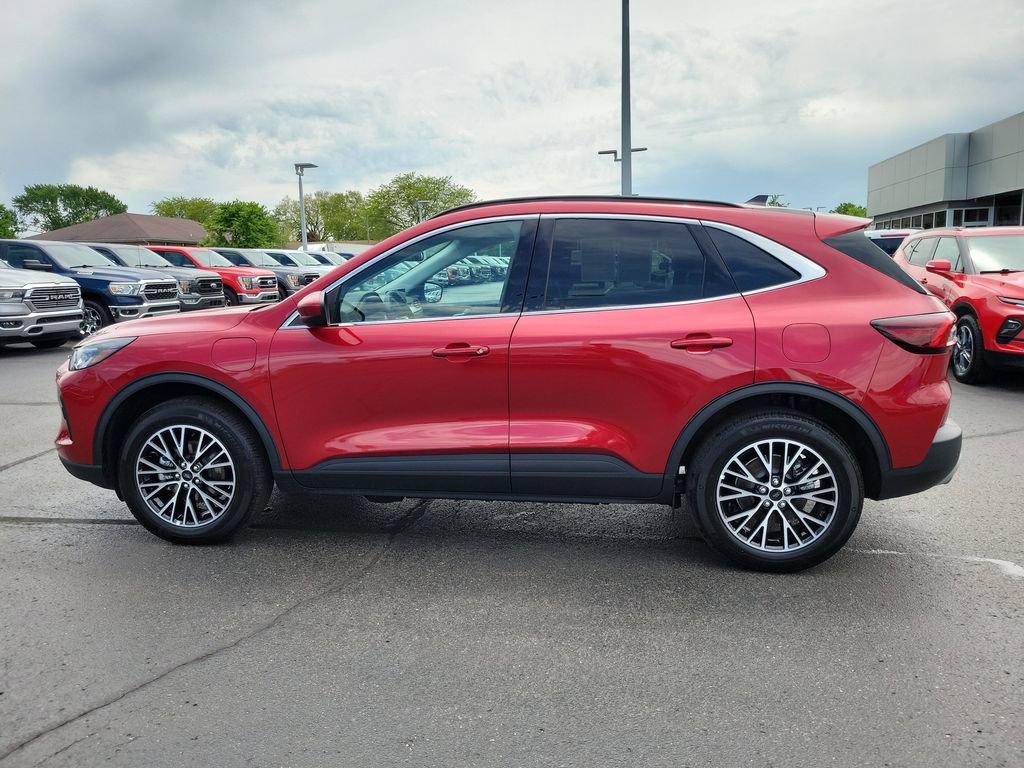 Certified 2025 Ford Escape SE FWD image 7
