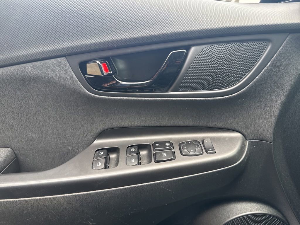 Used 2018 Hyundai Kona Limited AWD/4WD image 28