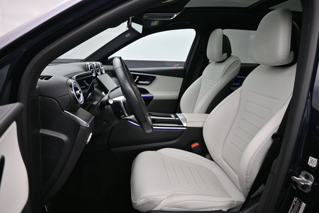 Used 2023 Mercedes-Benz GLC 300 4MATIC w/ AMG Line image 10
