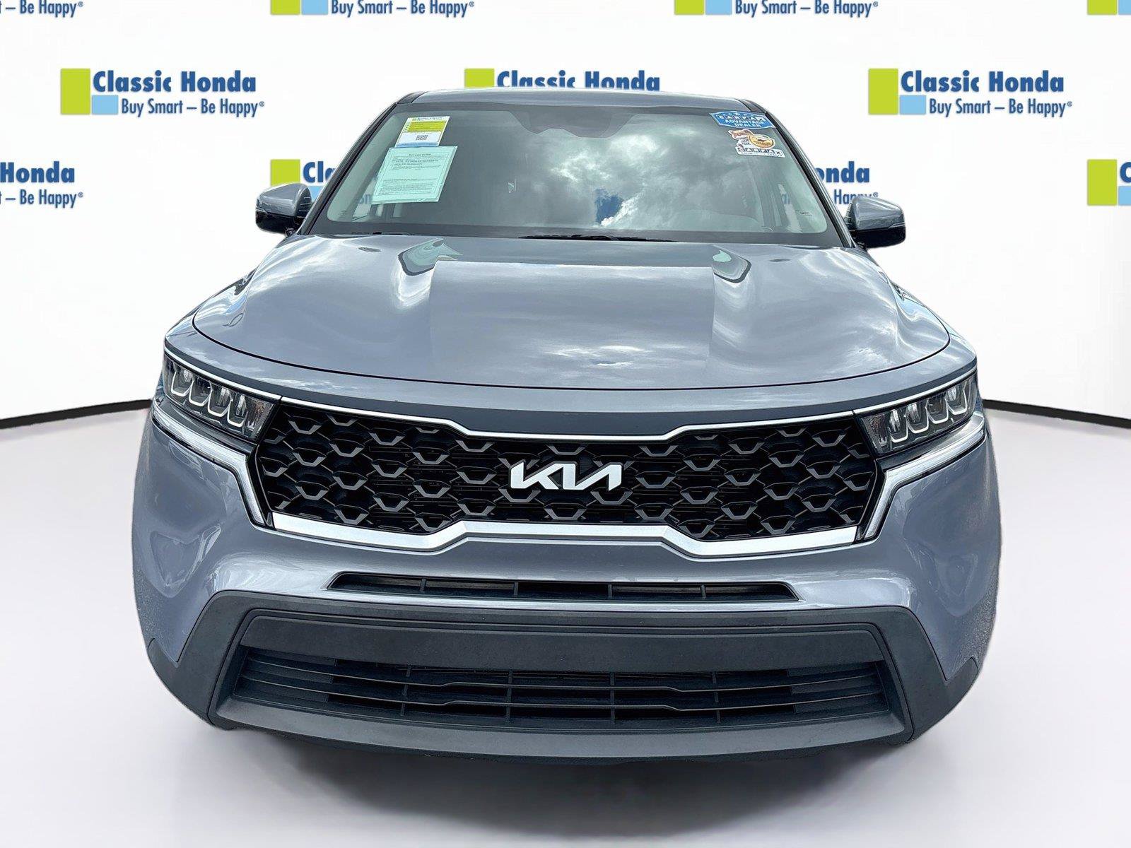 Used 2023 Kia Sorento LX FWD image 2