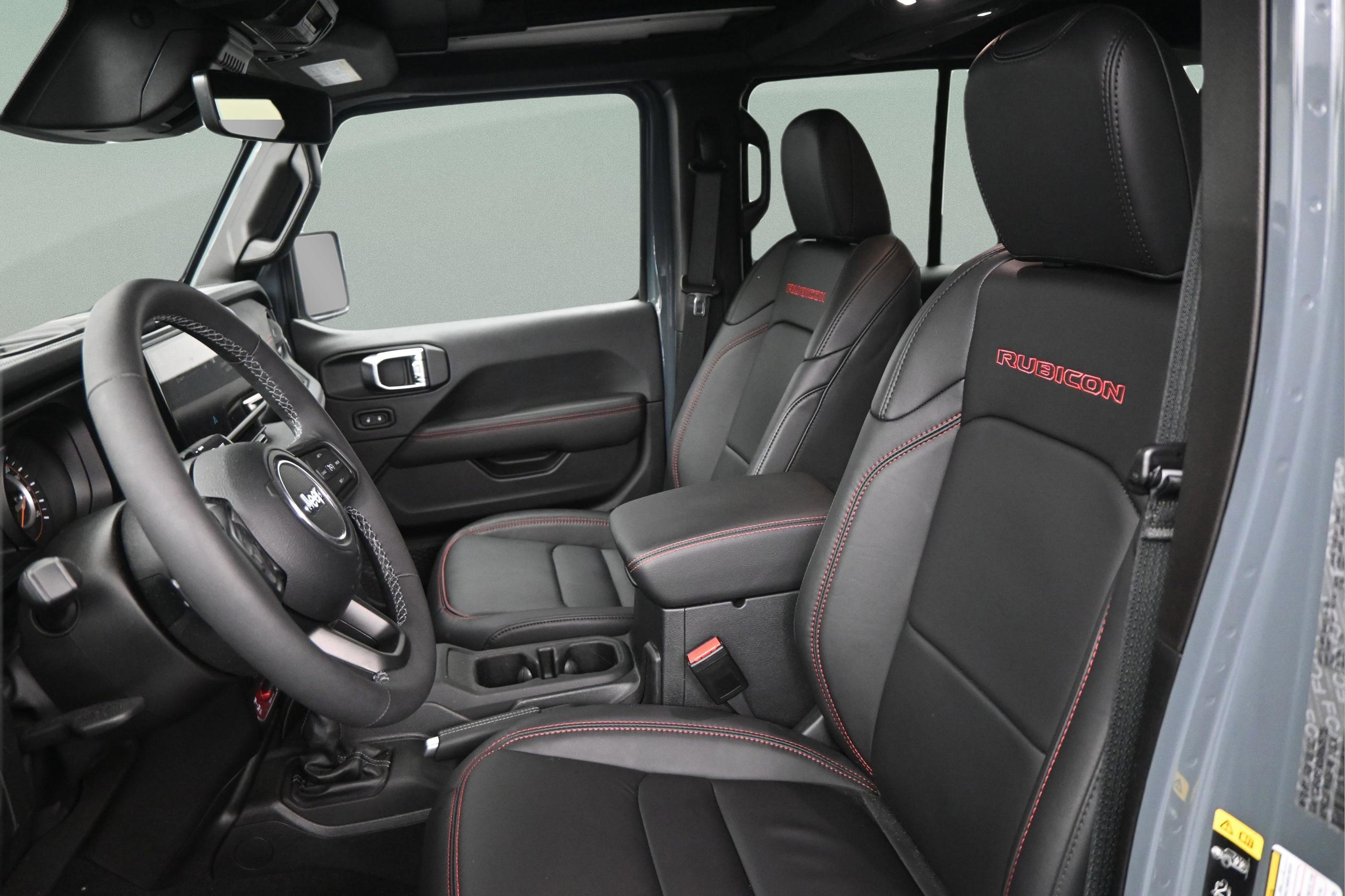 Used 2025 Jeep Wrangler Unlimited Rubicon AWD/4WD image 33