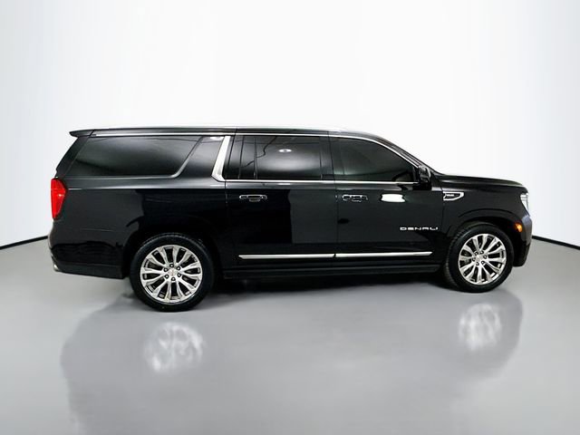 Used 2023 GMC Yukon XL Denali w/ Denali Reserve Package image 8