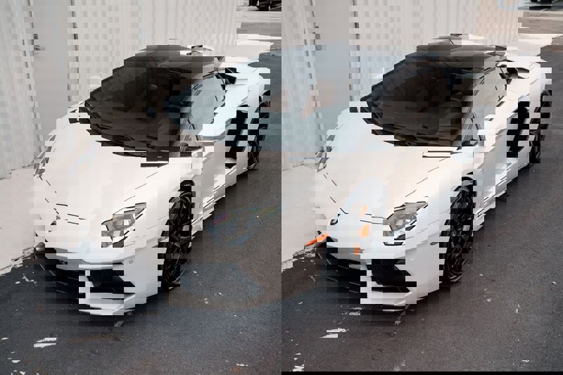 Used 2014 Lamborghini Aventador LP 700-4 image 2