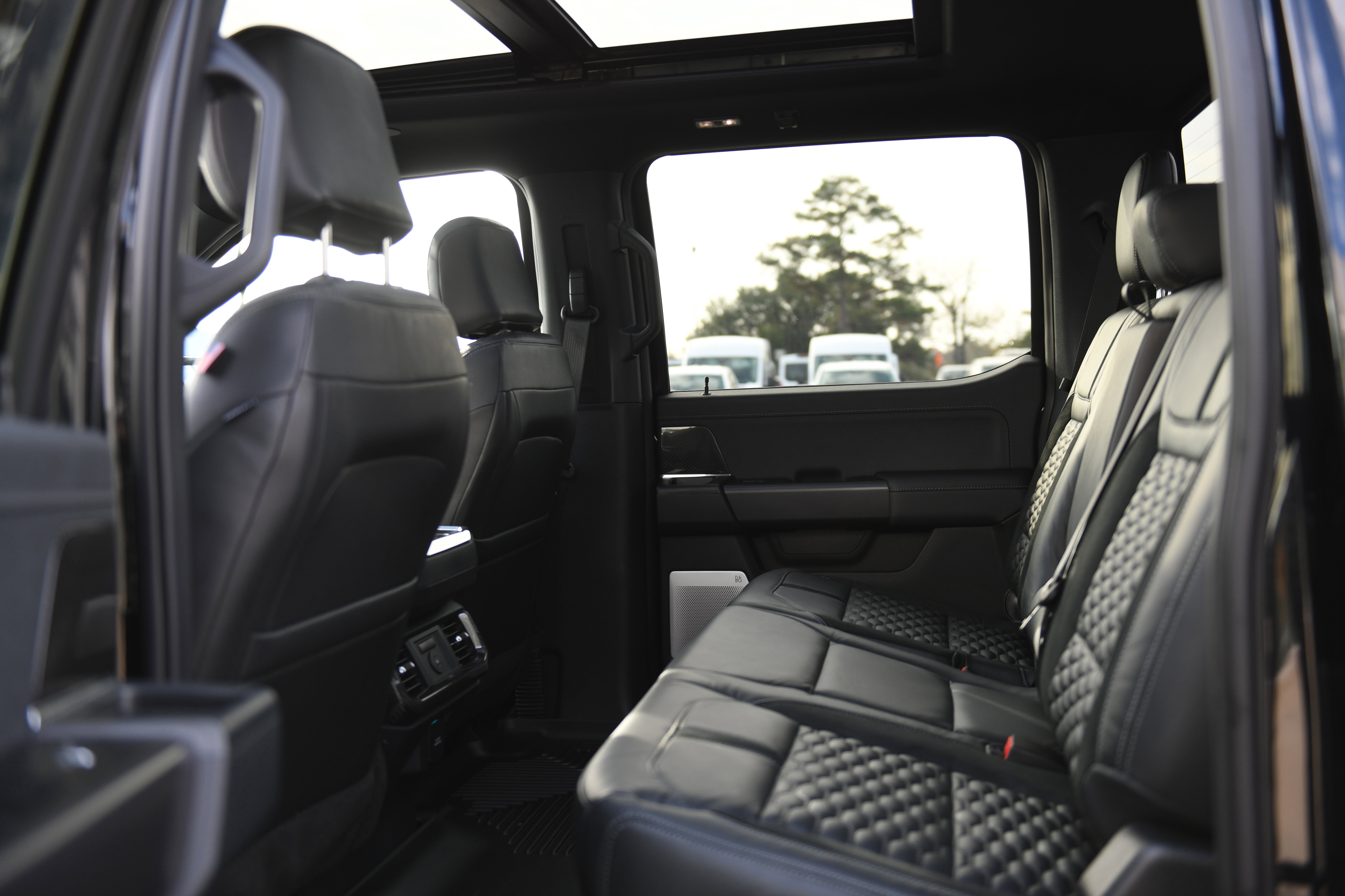 New 2025 Ford F150 Lariat w/ Equipment Group 502A High image 39