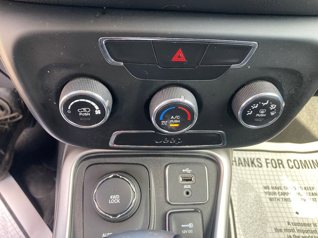 Used 2018 Jeep Compass Latitude image 25