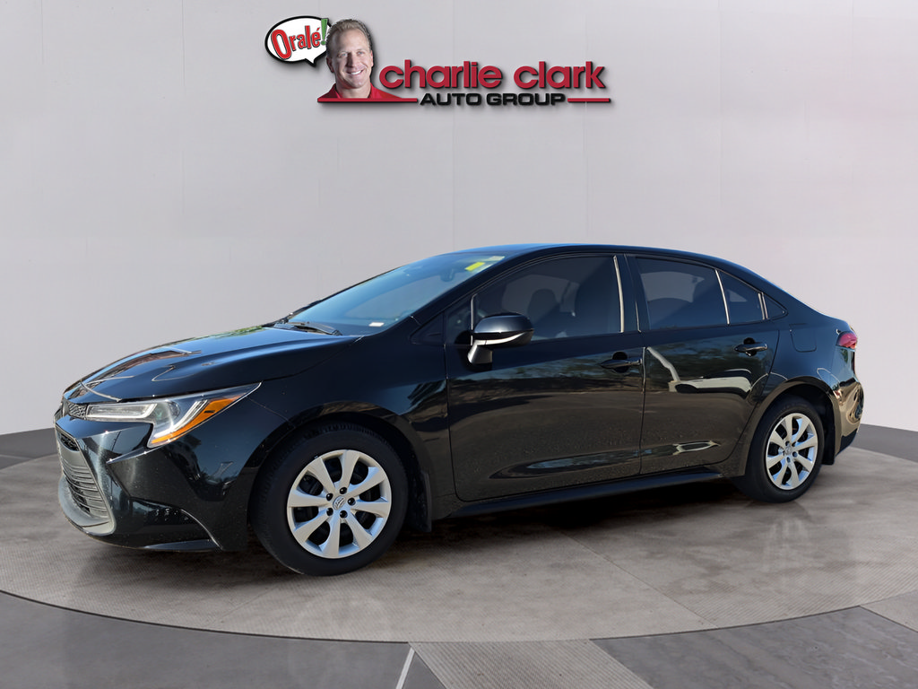 Used 2024 Toyota Corolla LE FWD image 2