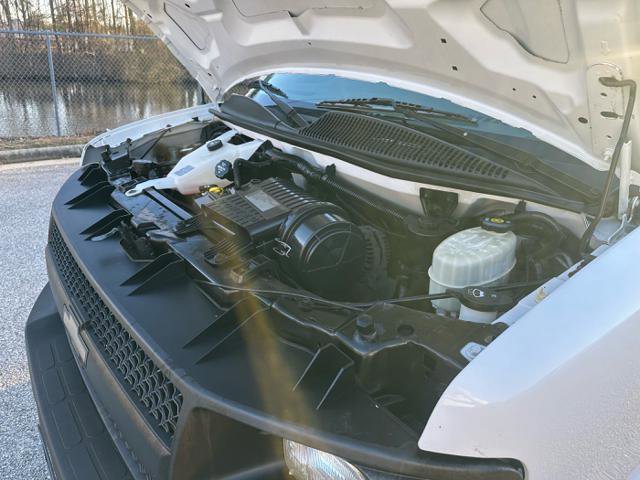 Used 2013 Chevrolet Express 2500 image 40