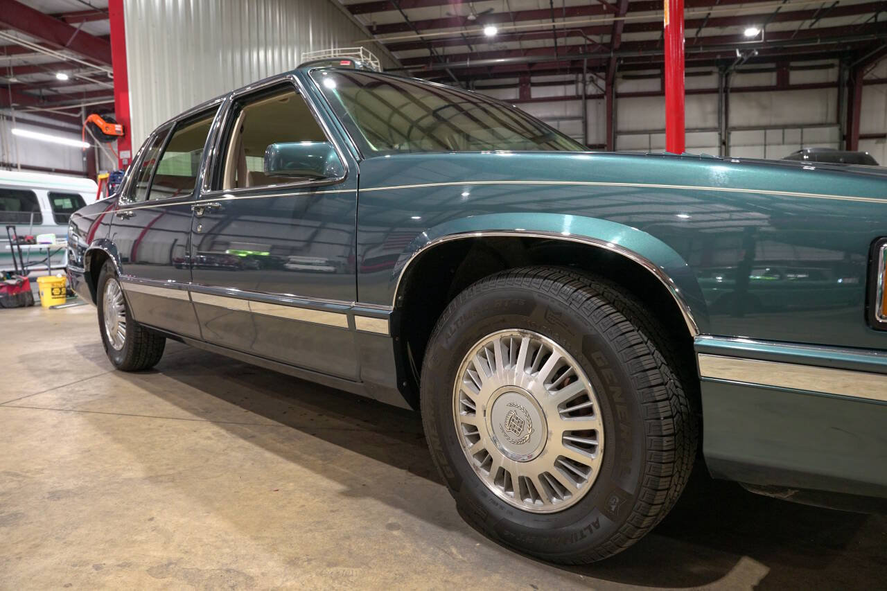 Used 1992 Cadillac De Ville Sedan FWD image 38
