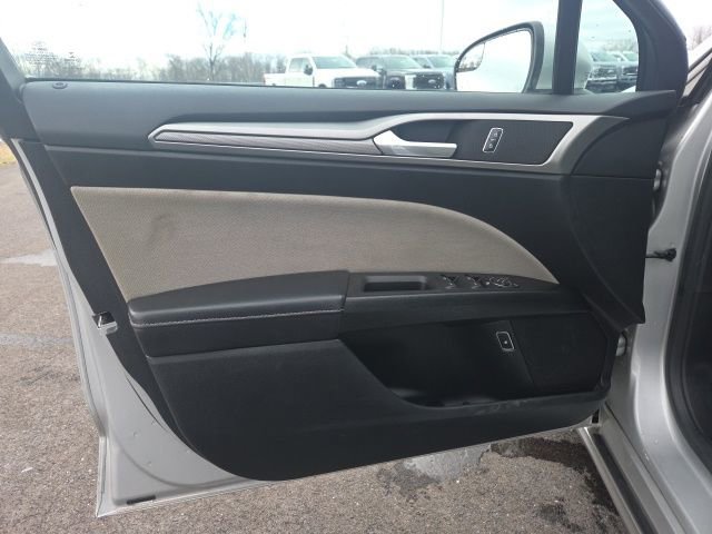 Used 2018 Ford Fusion S FWD image 22