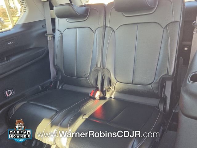 Used 2023 Jeep Grand Cherokee L Limited w/ Black Appearance Package RWD image 10