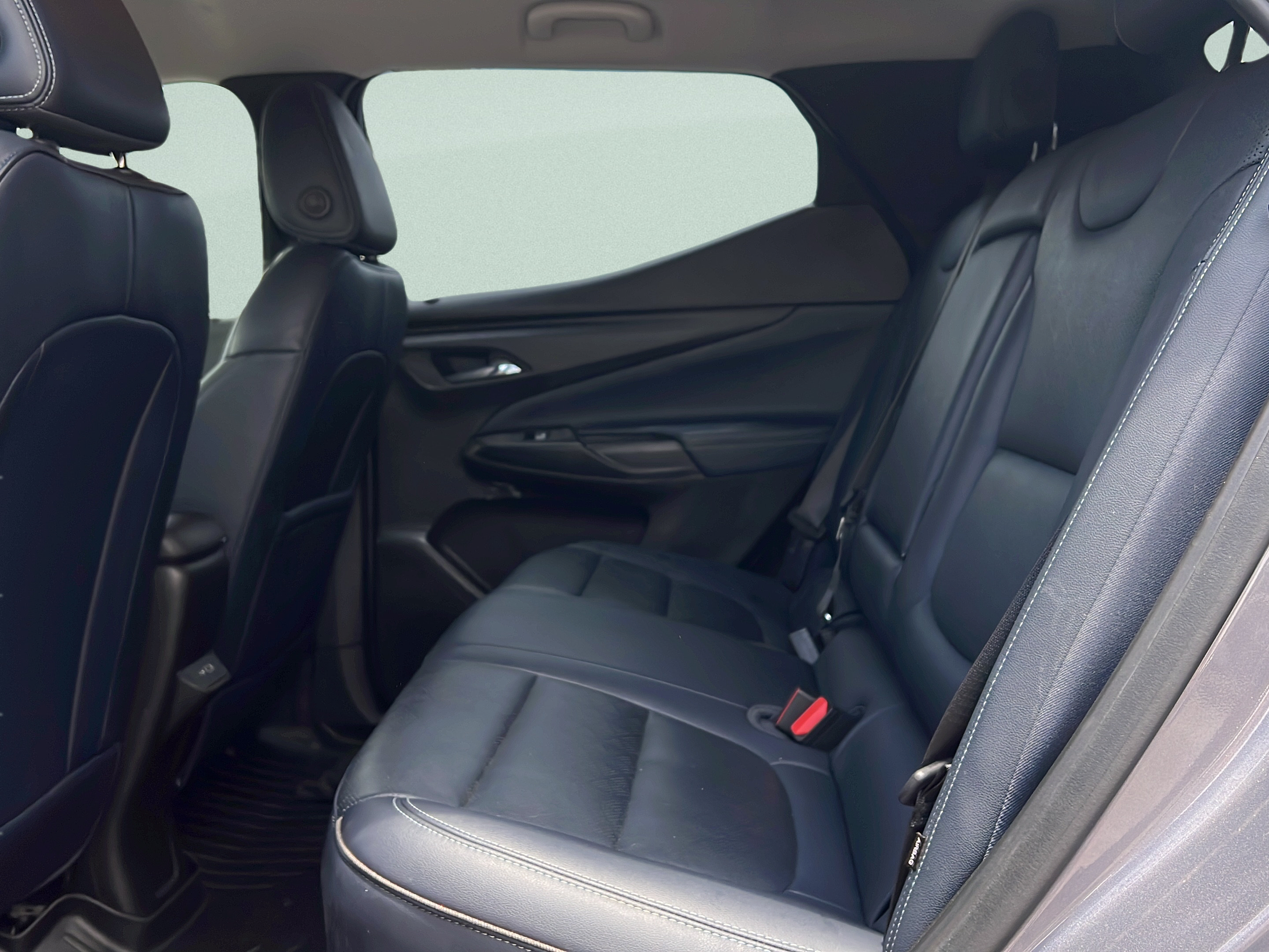 Used 2022 Chevrolet Bolt EUV LT w/ Convenience Package FWD image 10