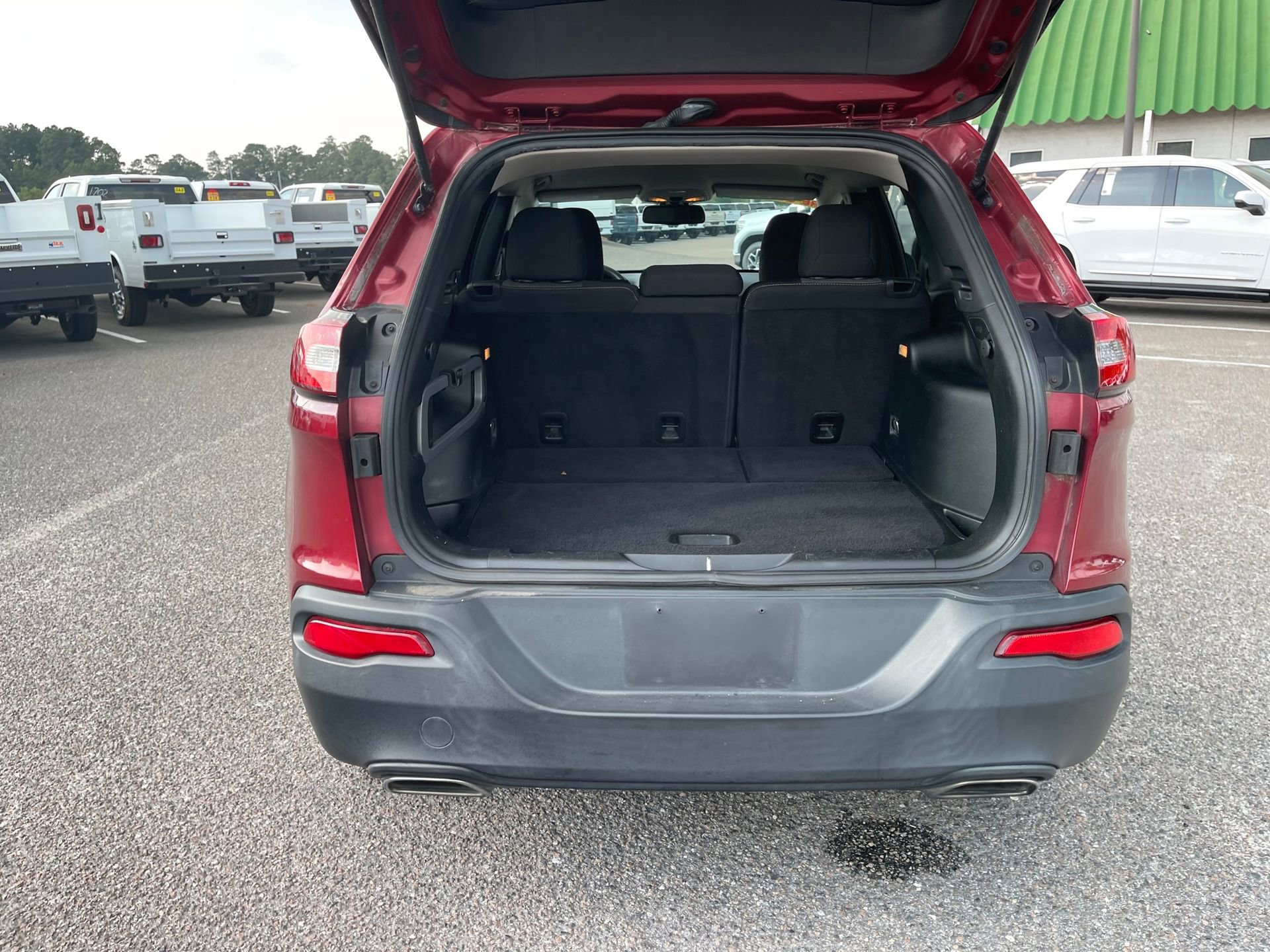 Used 2017 Jeep Cherokee Sport FWD image 22