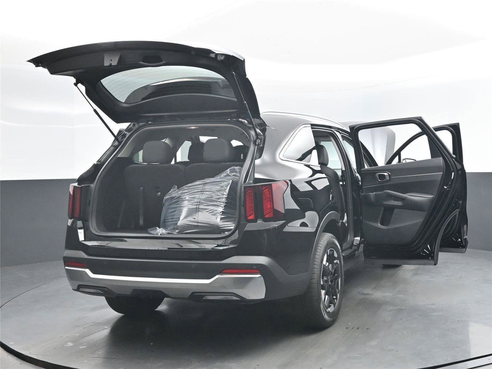 Used 2025 Kia Sorento S image 19