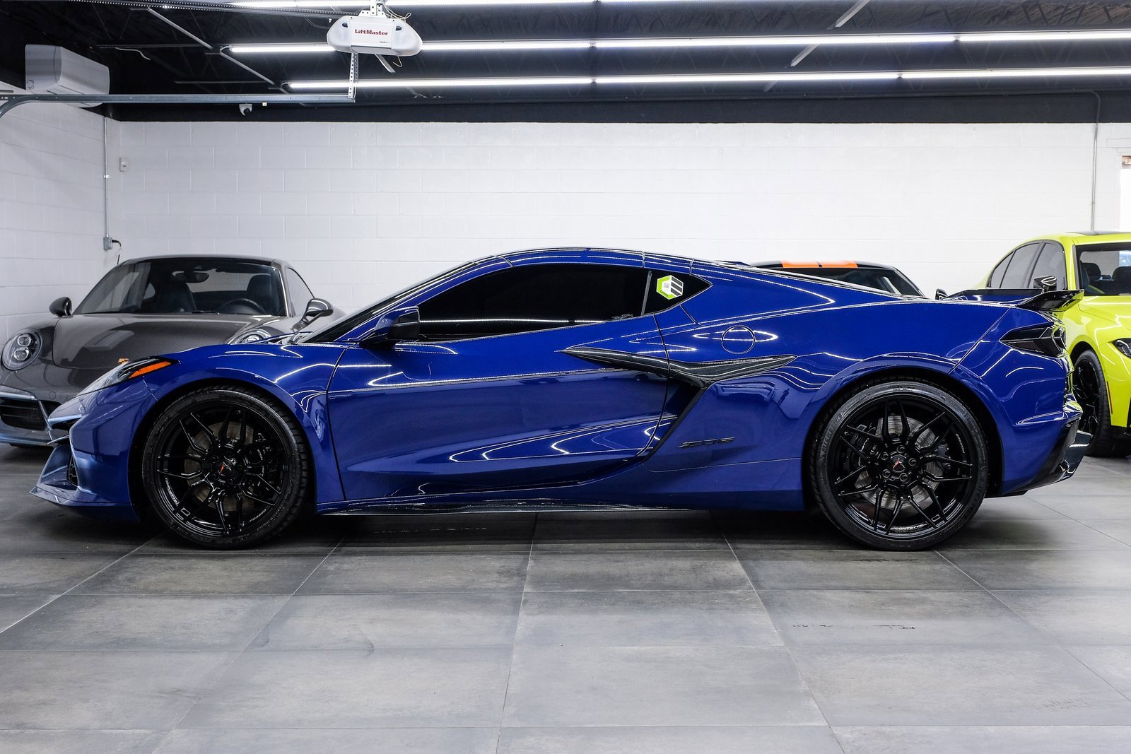 Used 2025 Chevrolet Corvette Z06 w/ Battery Protection Package image 18