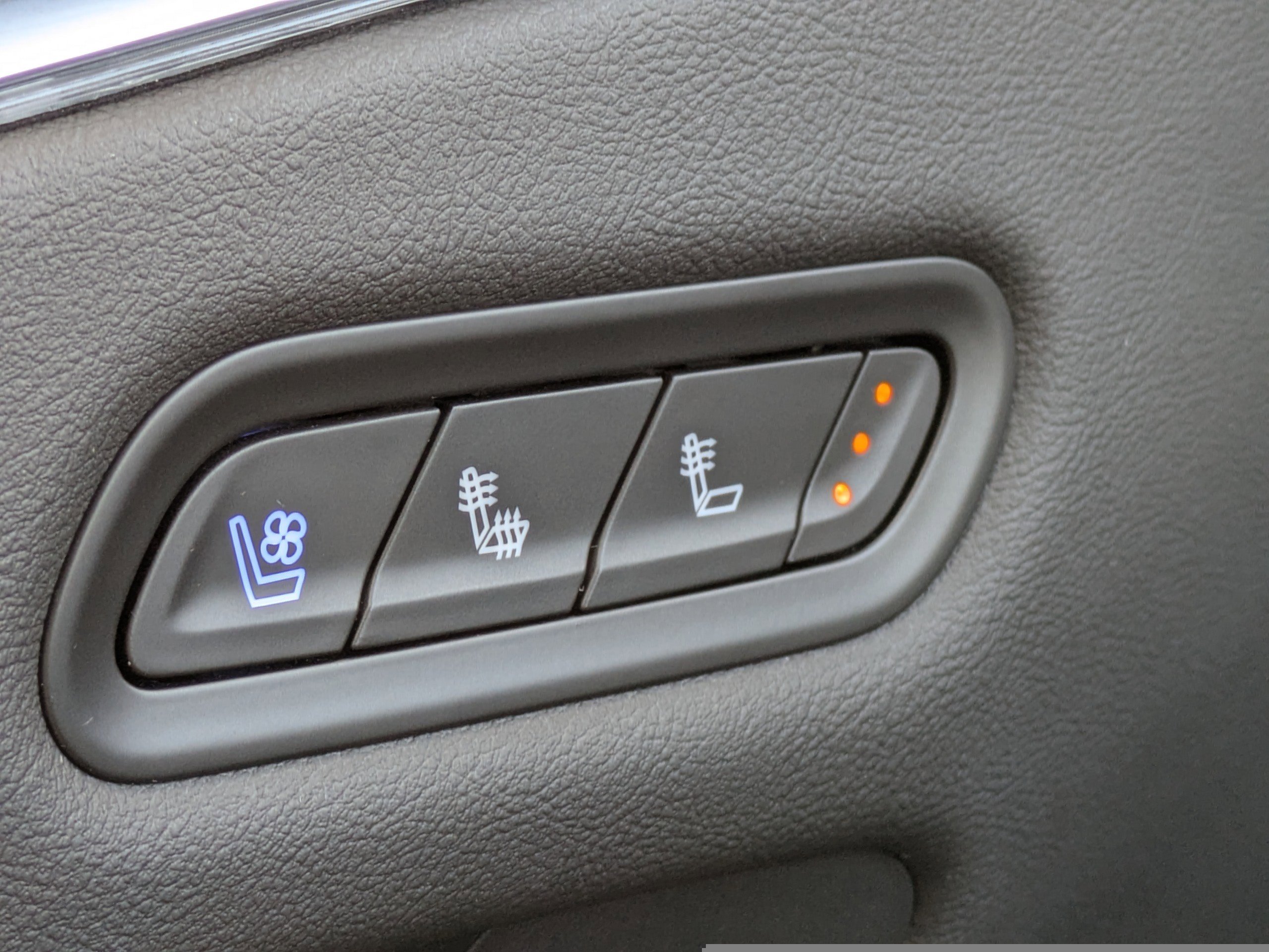 Certified 2023 Cadillac Escalade Premium Luxury image 22