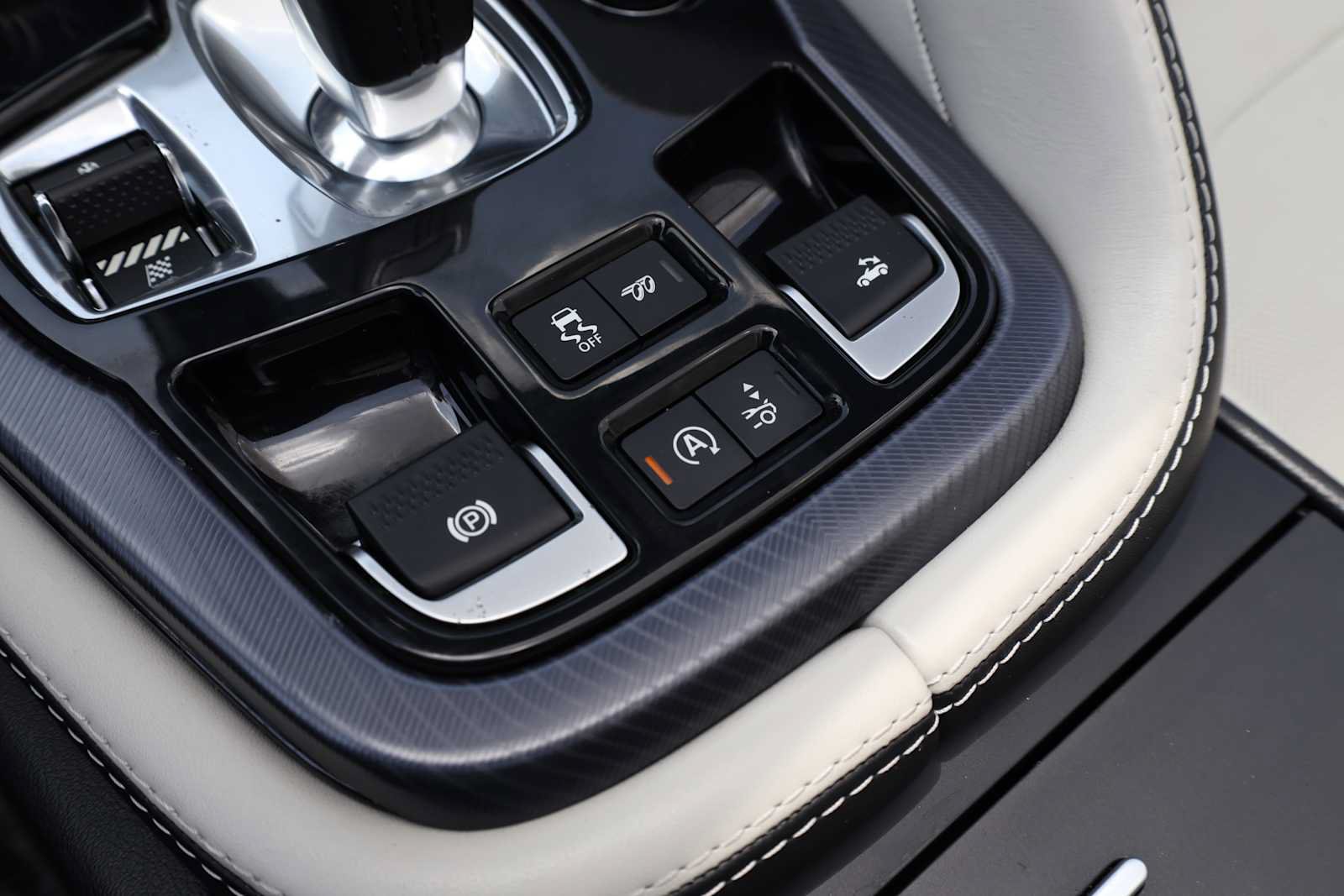 Used 2021 Jaguar F-TYPE Convertible RWD image 24