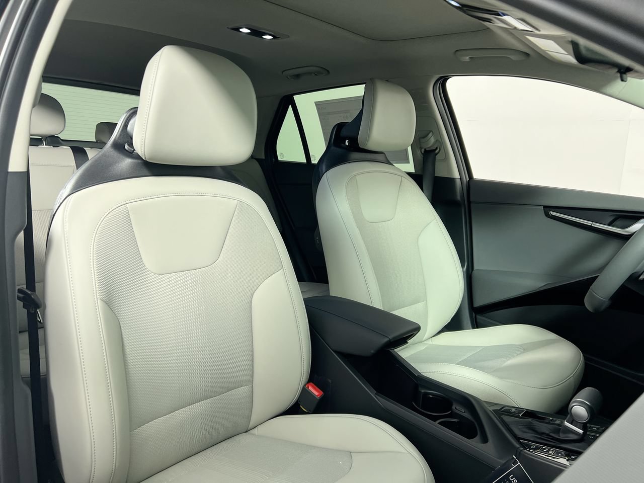 Certified 2025 Kia Niro EX Touring FWD image 30