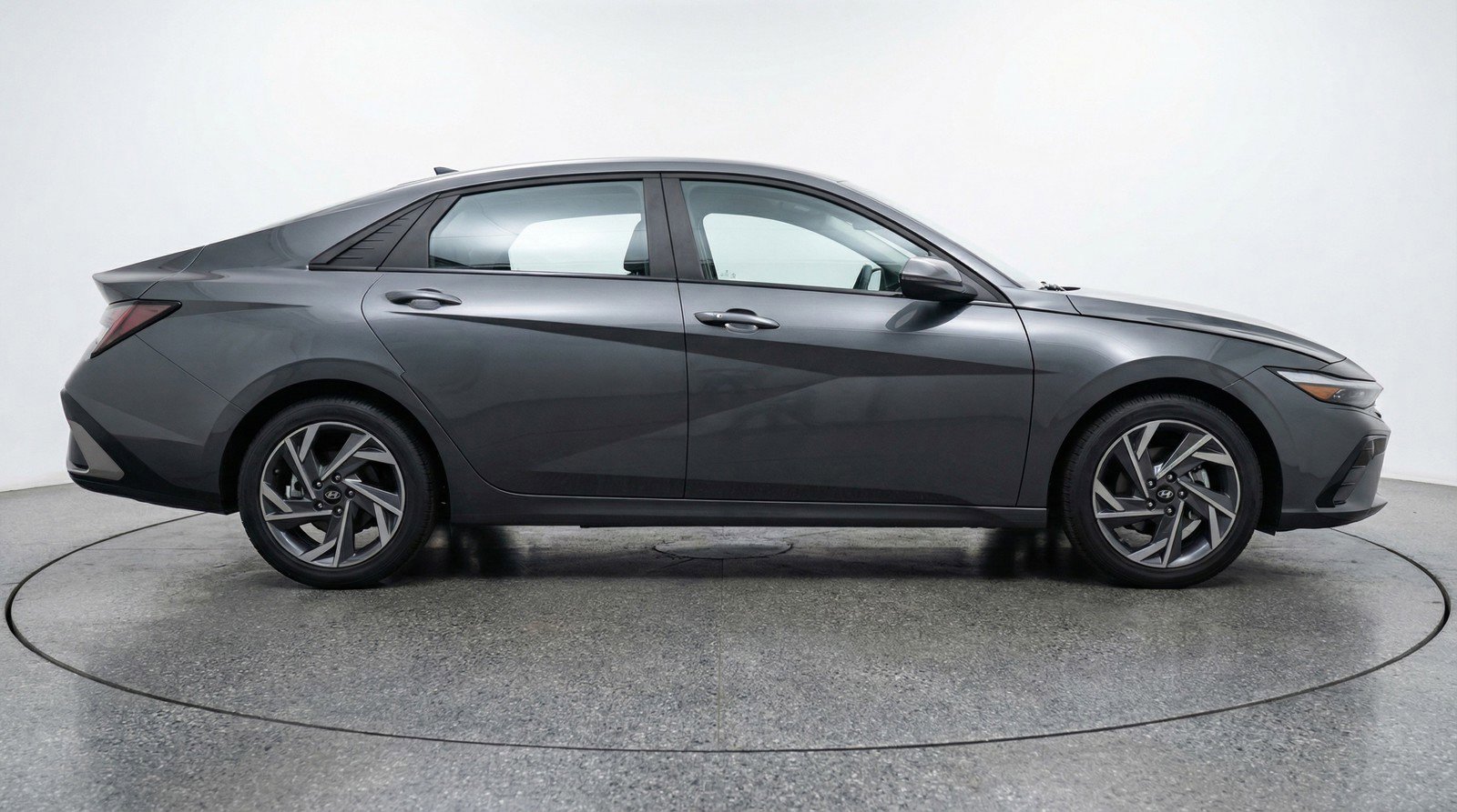 Used 2025 Hyundai Elantra SEL image 11