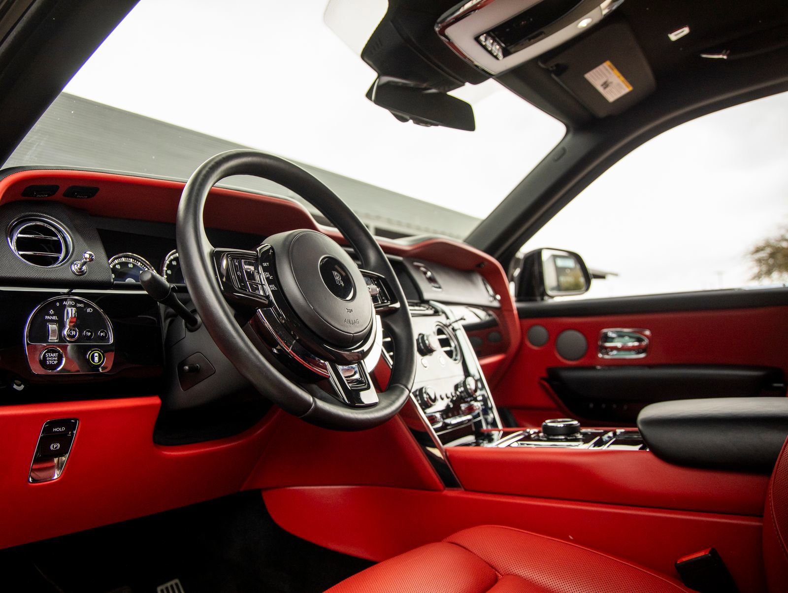 Certified 2021 Rolls-Royce Cullinan image 26