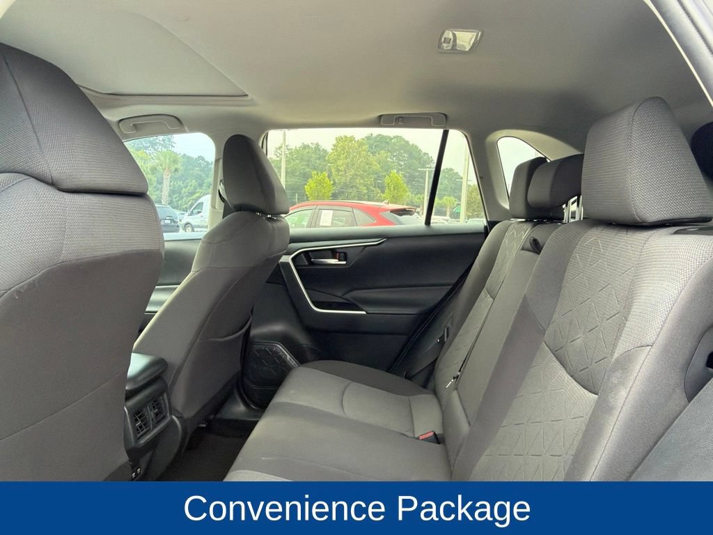 Used 2021 Toyota RAV4 XLE w/ Convenience Package FWD image 16