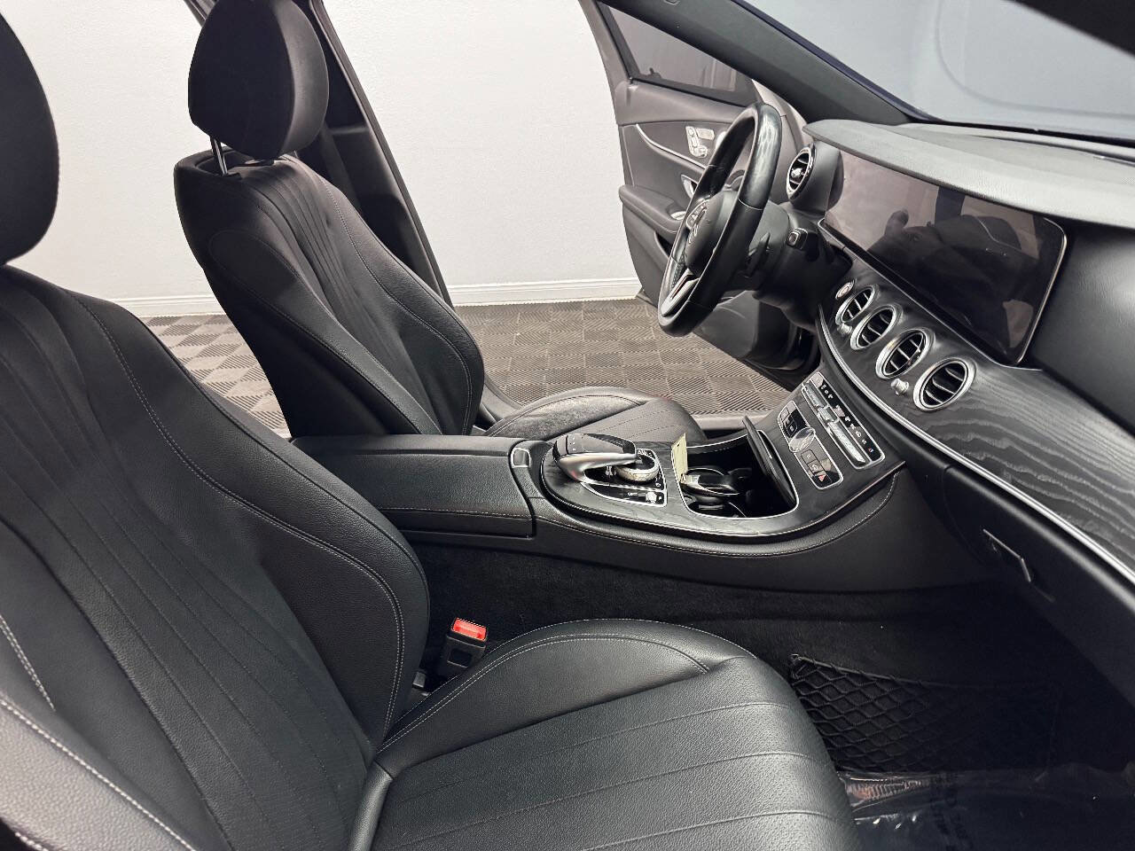 Used 2020 Mercedes-Benz E 350 Sedan image 54