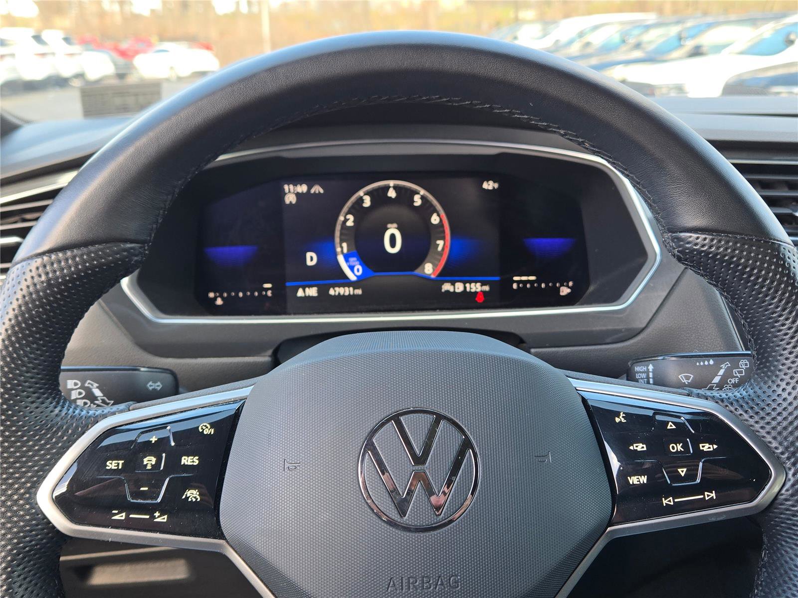 Used 2022 Volkswagen Tiguan SE R-Line image 34