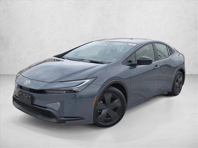 Used 2025 Toyota Prius LE image 1