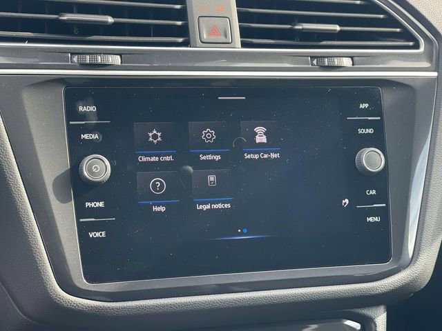 Used 2024 Volkswagen Tiguan SE w/ Panoramic Sunroof Package image 12