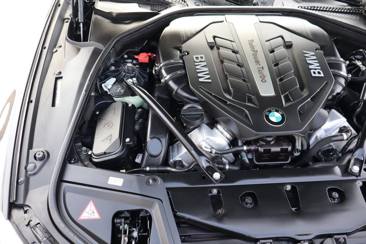 Used 2013 BMW 550i xDrive Sedan image 39