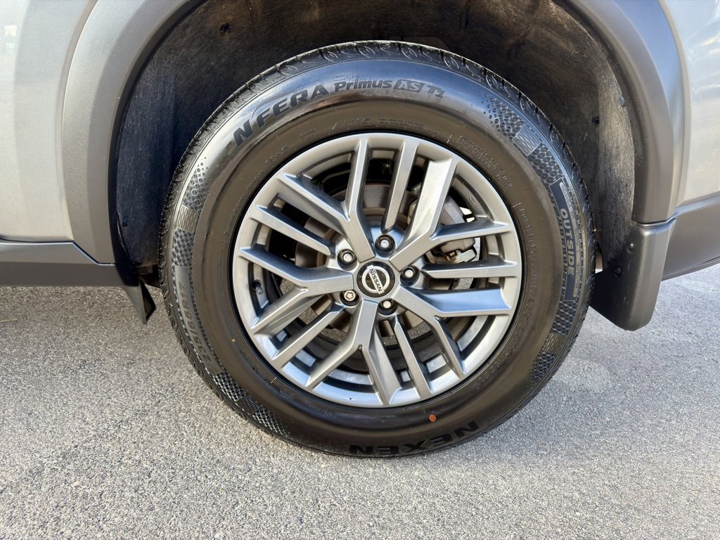 Used 2021 Nissan Rogue S image 31