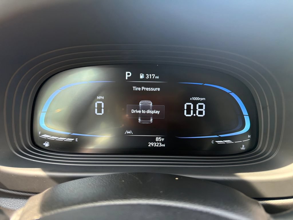 Used 2025 Hyundai Venue SEL FWD image 17