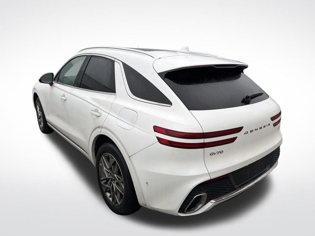 Certified 2023 Genesis GV70 2.5T w/ Advanced Package image 11