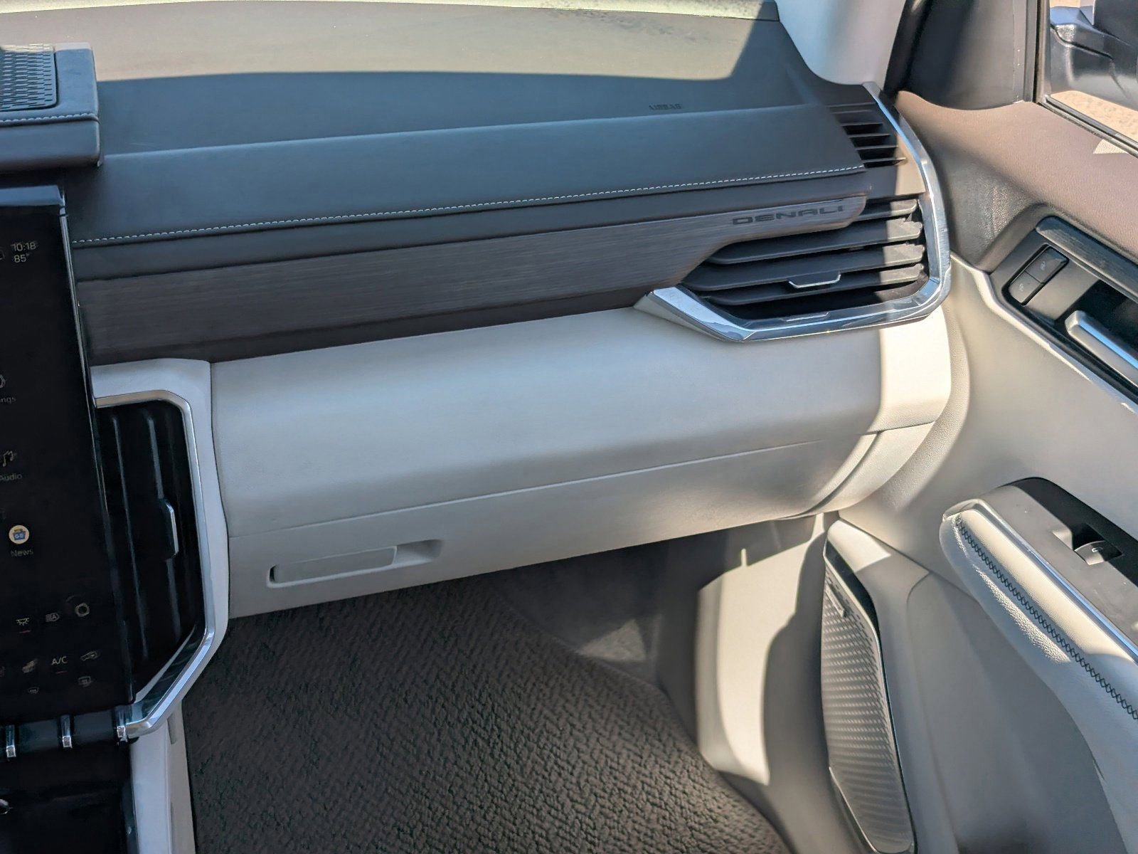 Used 2026 GMC Acadia Denali image 18