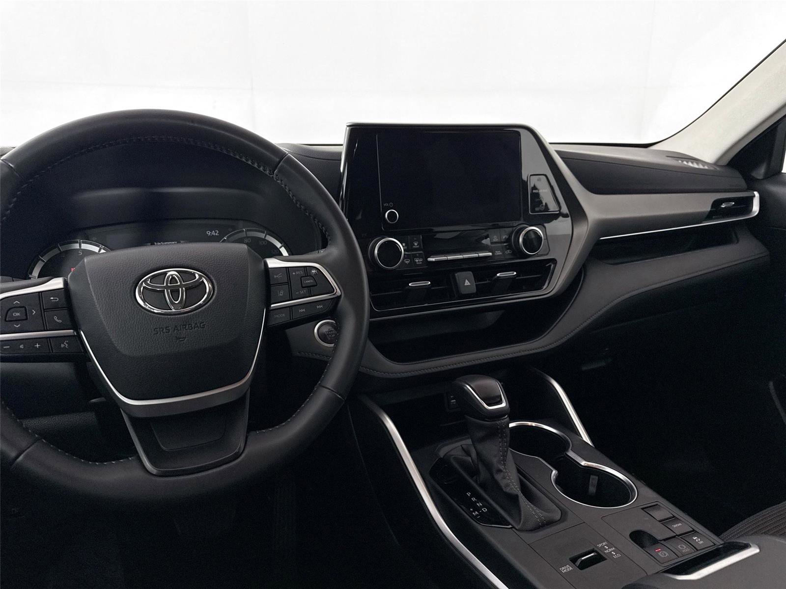 Certified 2025 Toyota Highlander LE image 30