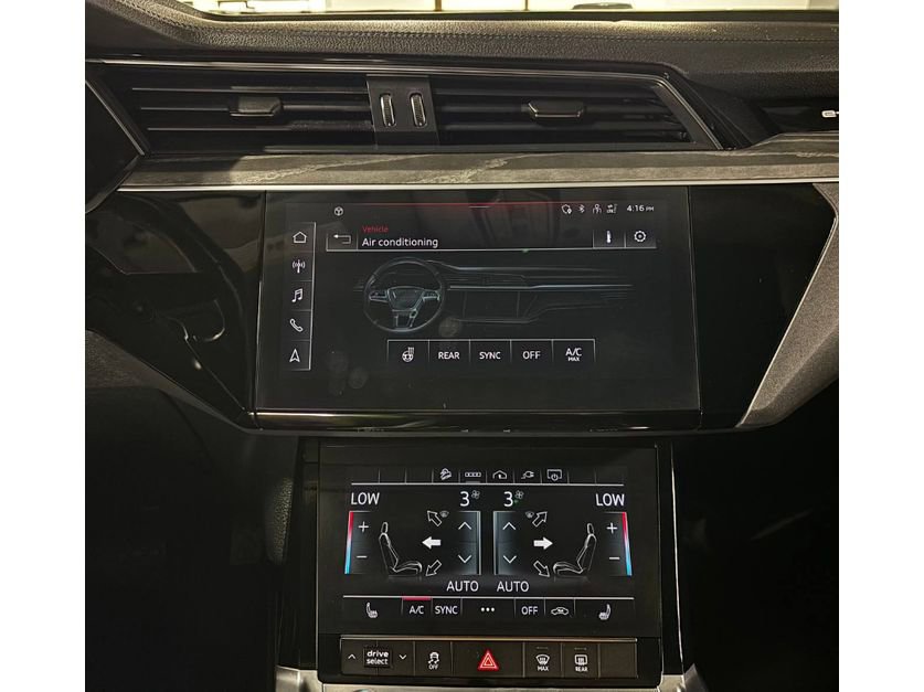 Used 2024 Audi Q8 e-tron Premium image 32