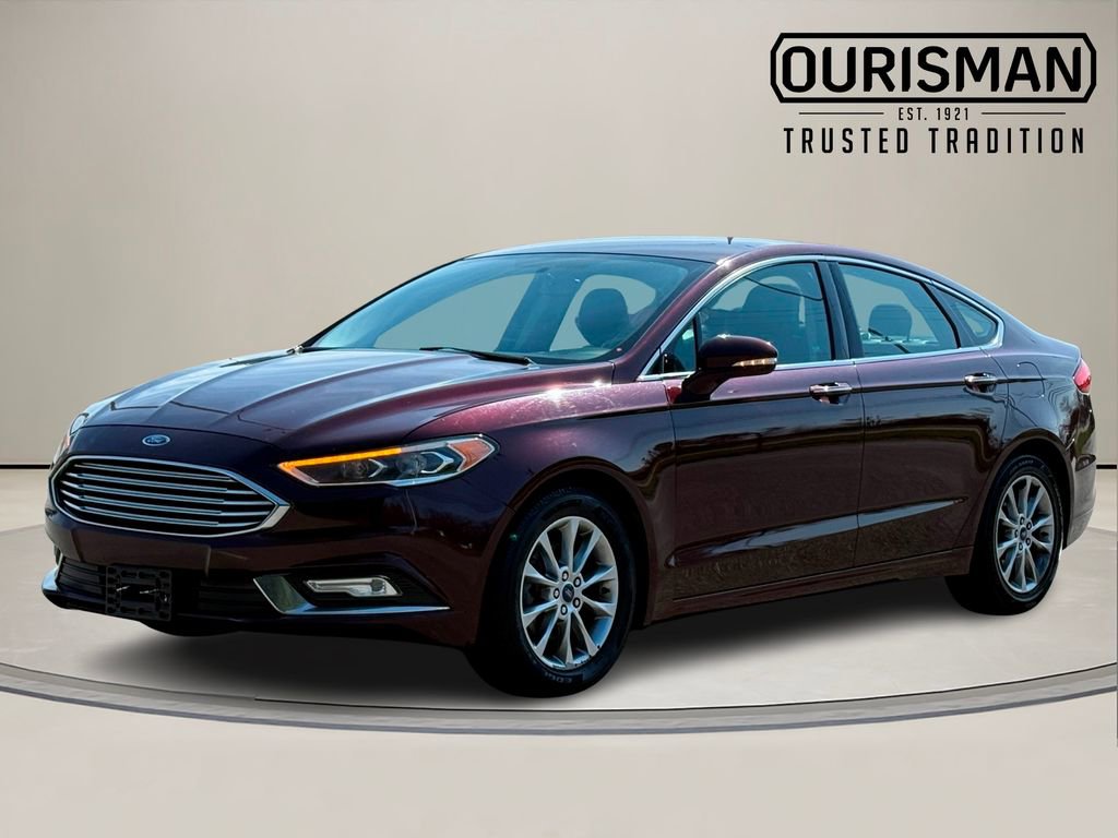Used 2017 Ford Fusion SE w/ Fusion SE Technology Package image 2
