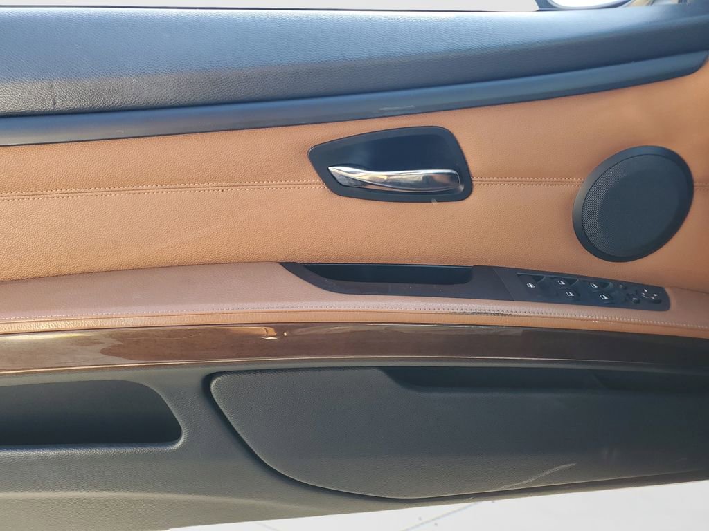 Used 2009 BMW 328i Convertible image 22