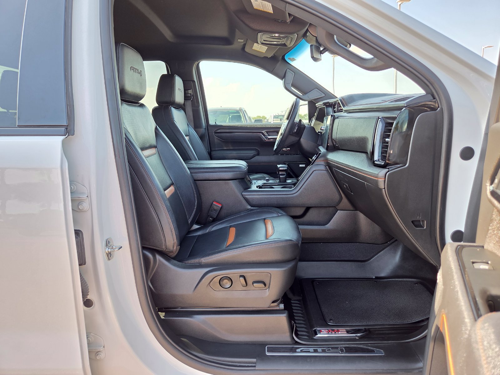 Used 2025 GMC Sierra 1500 AT4 AWD/4WD image 23