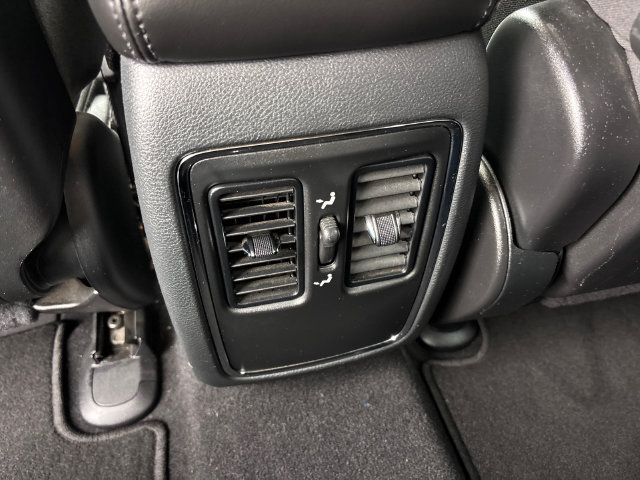 Used 2019 Jeep Grand Cherokee Laredo AWD/4WD image 30