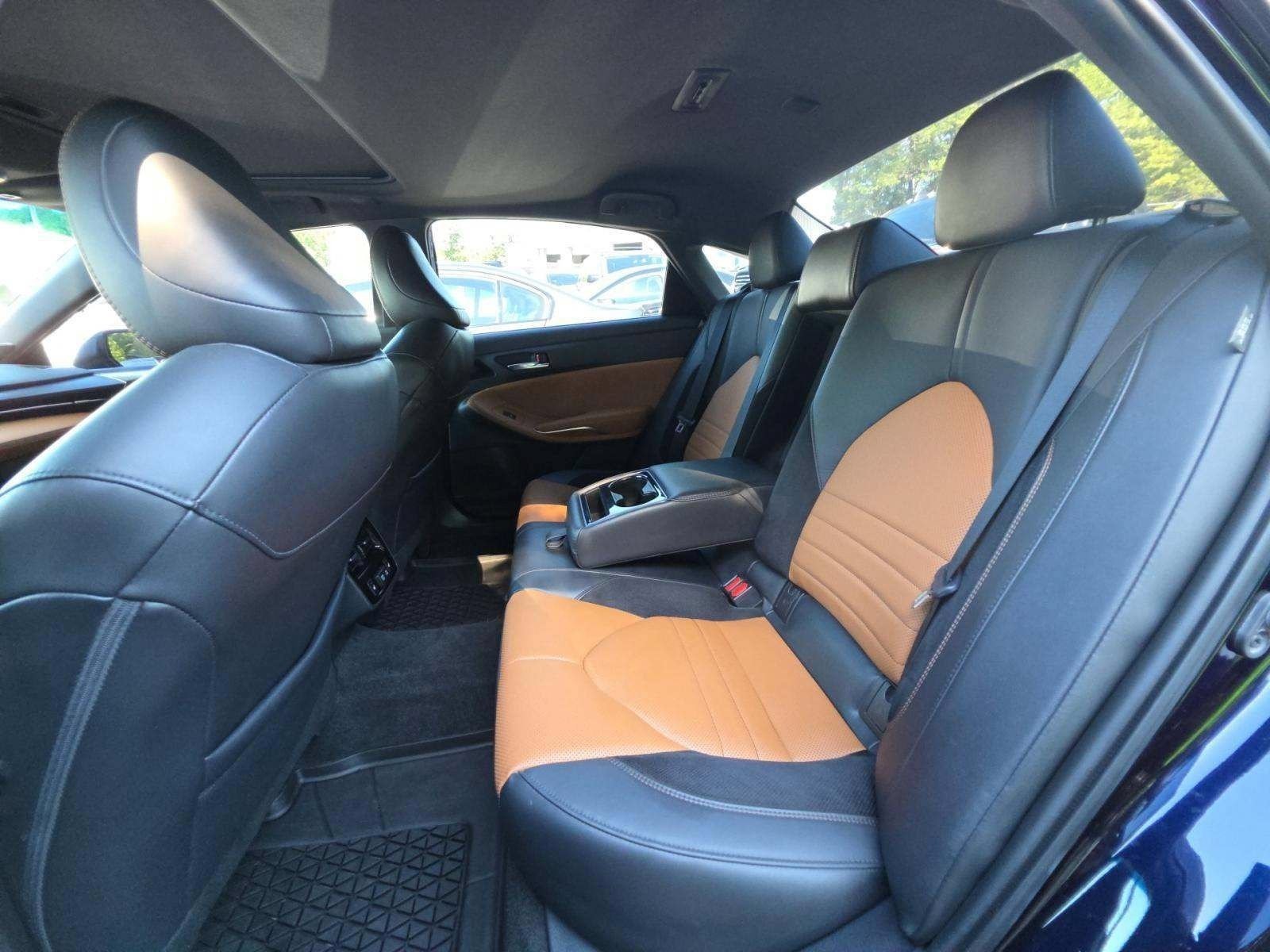 Used 2022 Toyota Avalon Touring FWD image 11