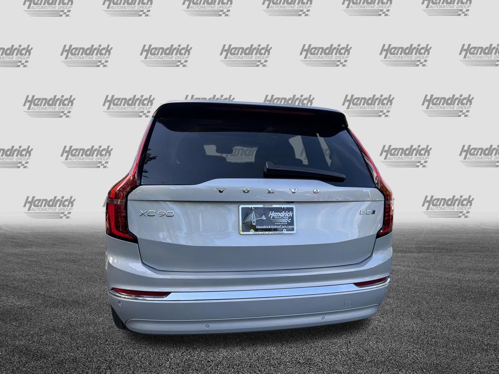 Certified 2025 Volvo XC90 B5 Plus AWD/4WD image 9